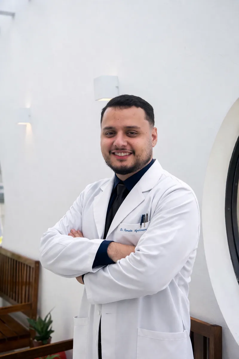 Dr. Renato Apolinario Júnior — Cirurgião-dentista · Implante & estética