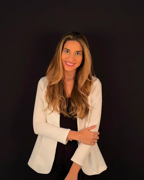 Dra. Beatriz Souza — Cirurgiã-dentista